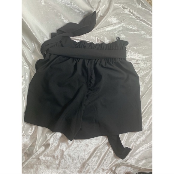 NWT black high waisted bow tie shorts size small - Picture 2 of 13
